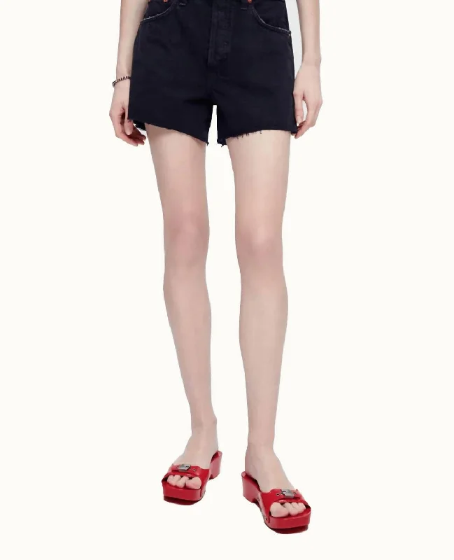 Modern Casual Clothing 90S Low Slung Short In Washed Black