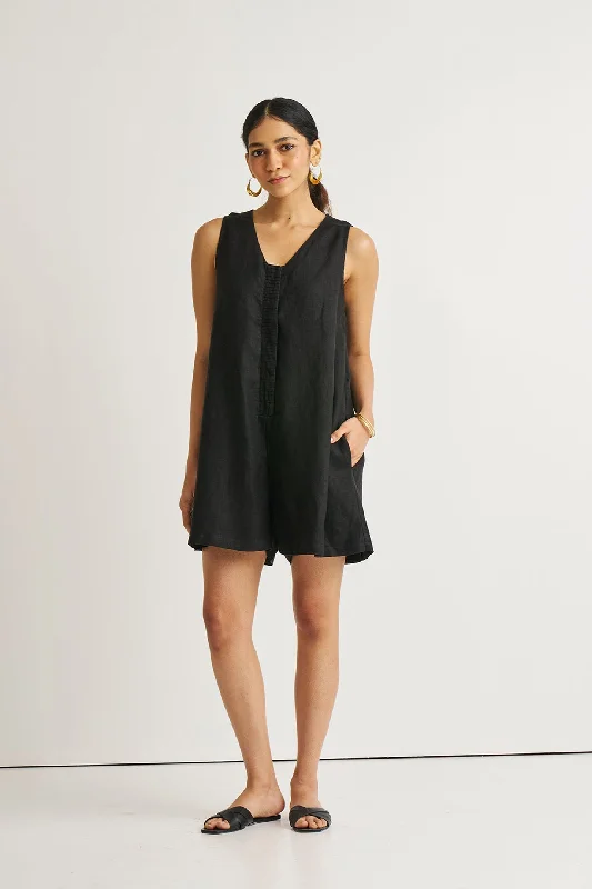 Chic Outfits Romp and Play Romper in Black