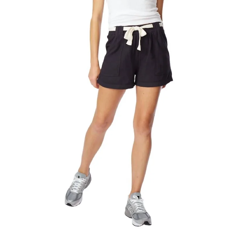 Boutique Styles Hiker Short In Black