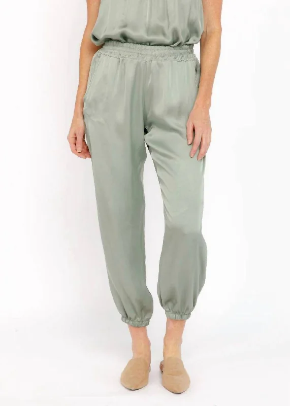 Dive Into Trendy Women's Fashion Brooke Jogger Pants In Military