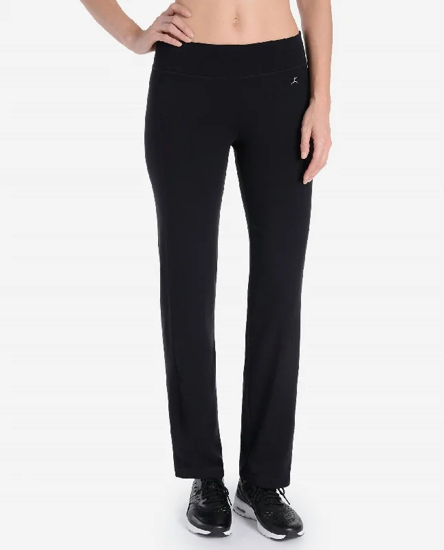 Chic And Comfortable Essentials Yoga Pant In Black