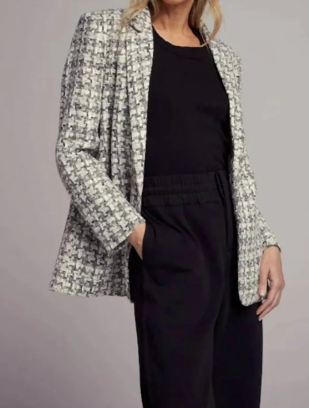 Trendy Street Style Roscoe Blazer In Ash Boucle