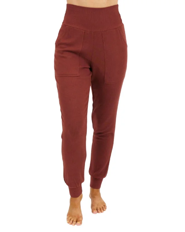 Business Casual Outfits Essential Ribbed Jogger Pants In Rust