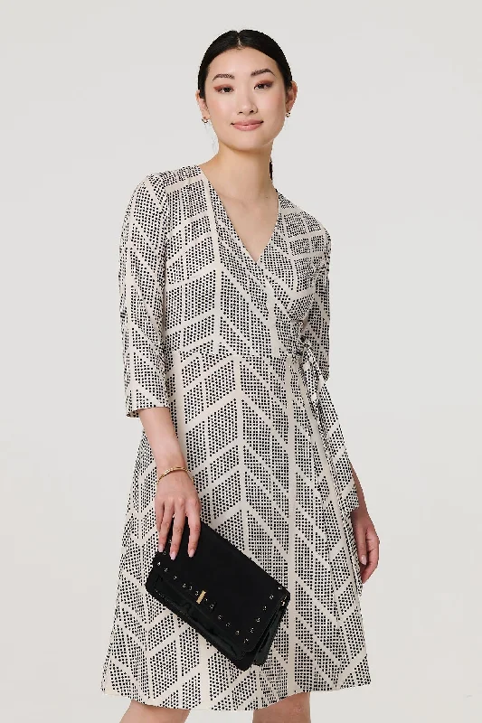 Chic Style, Always In Vogue Printed 3/4 Sleeve Knee Length Wrap Dress