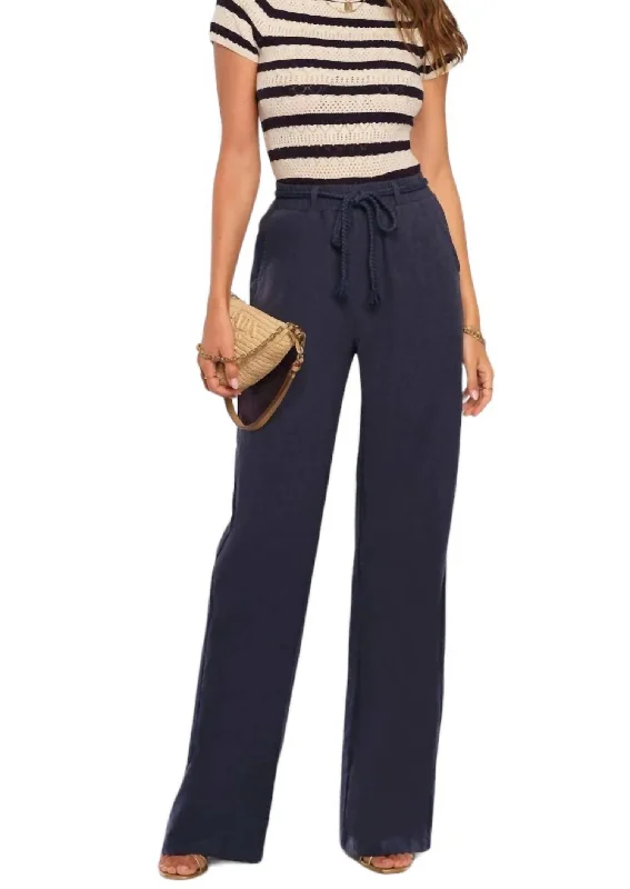 Trend Forward Women's Wear Niantic Pant In Navy