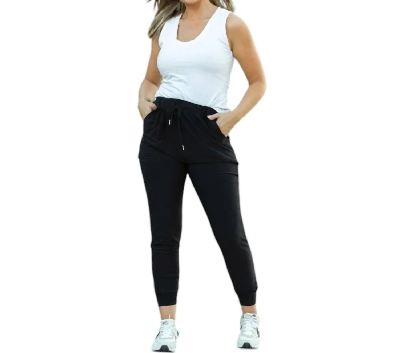 Stylish Looks Reagan Joggers In Black