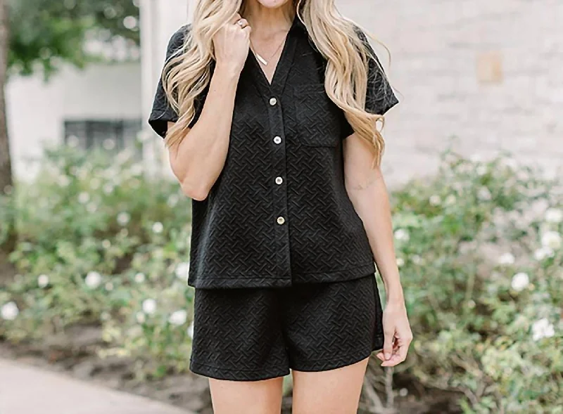 Elegant Clothing Maren Shorts In Black