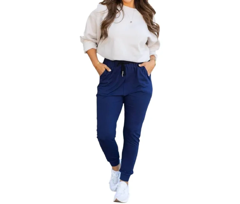 Day To Night Styles Nora Joggers In Navy