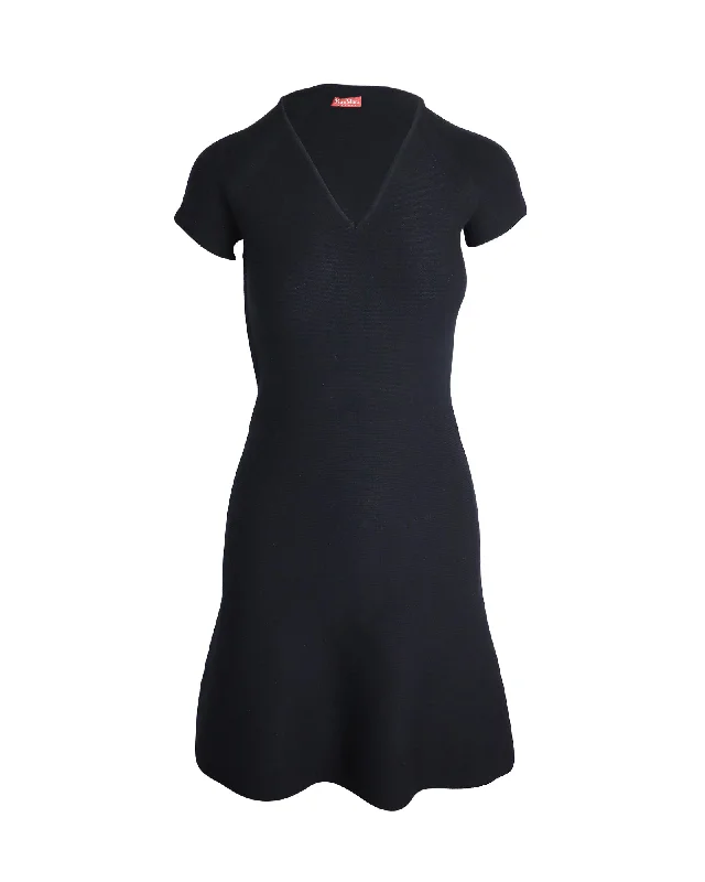 Imeless Style Max Mara Studio Short-Sleeved V-Neck Dress in Black Viscose